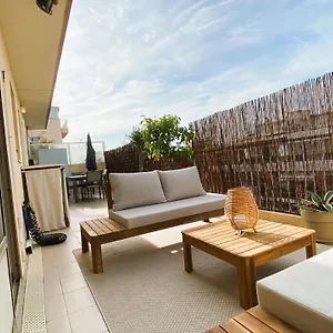 https://la-terrasse-de-la-plage-moderne-equipe-lumineux.fr-provencehotel.com